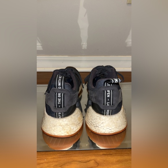 Adidas NMD R2 - Picture 3 of 3